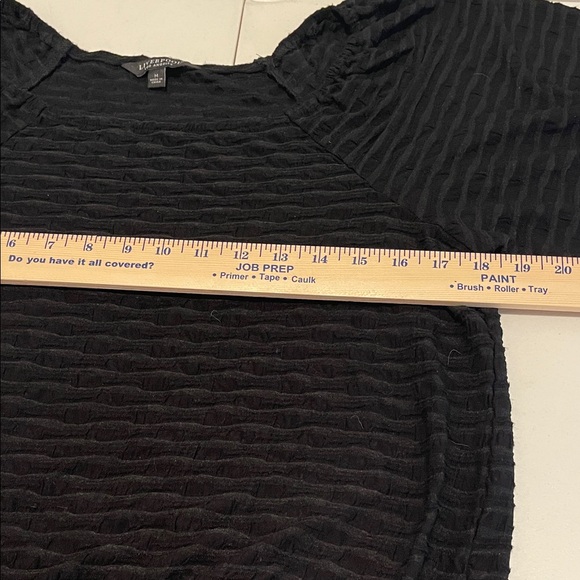 Liverpool Black Textured 3/4 Sleeve Elastic Waistband Top. Womens size Medium - Picture 10 of 16
